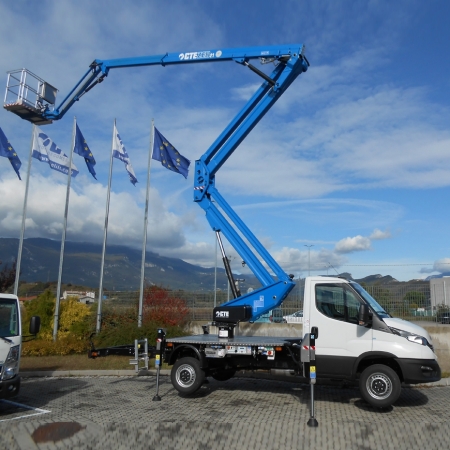 Podnośnik CTE ZED 21.3 JHV WIDOK OGÓLNY na IVECO